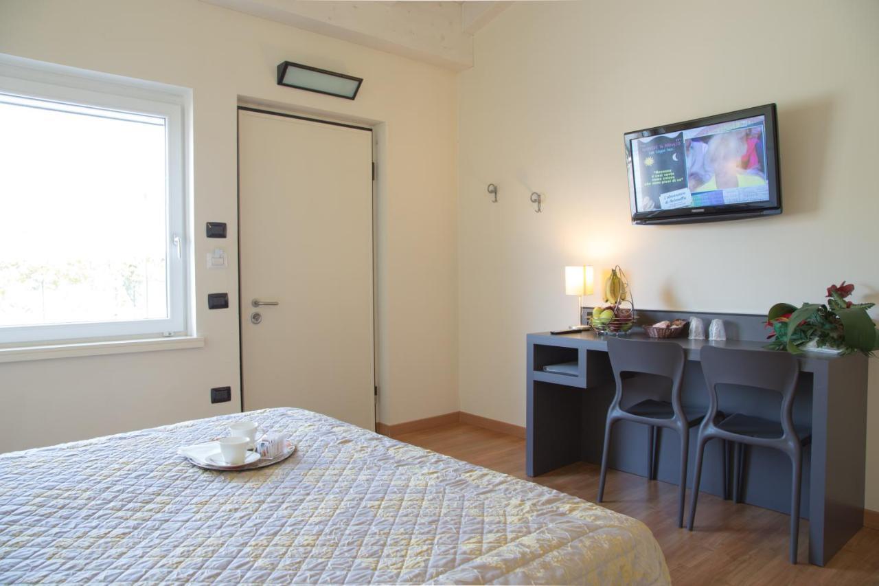 Hotel Motel Giglio Viadana Екстер'єр фото